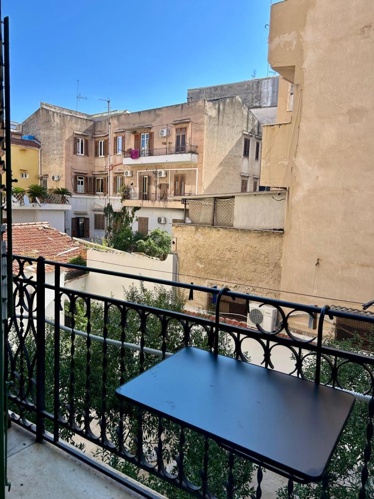 Leon, Palermo